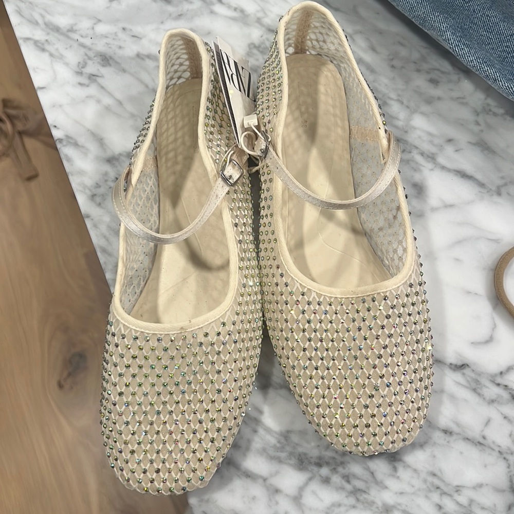 Zara NWT crystal embellished flats